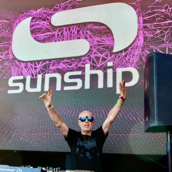 Sunship Vs Chunky image for track Dread Love 1