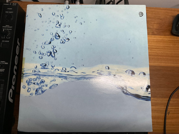 Bowser / Soulshaker by D.Kay + Raw.full* - 12", Austria. 2003. Electronic/Drum n Bass Very Good Plus (VG+) Very Good Plus (VG+) - vinyl For Sale in Nottingham. - 3
